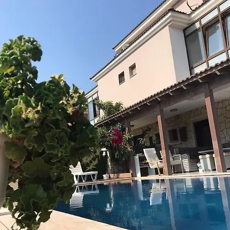 Hotel Luex Havuzlu Çeşme
