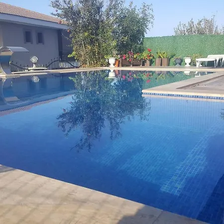 Hotell Luex Havuzlu