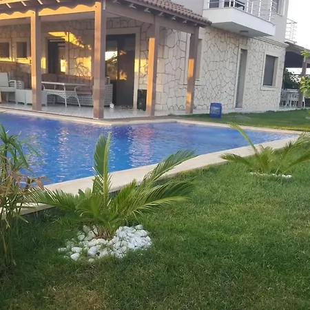 Luex Havuzlu Hotell *