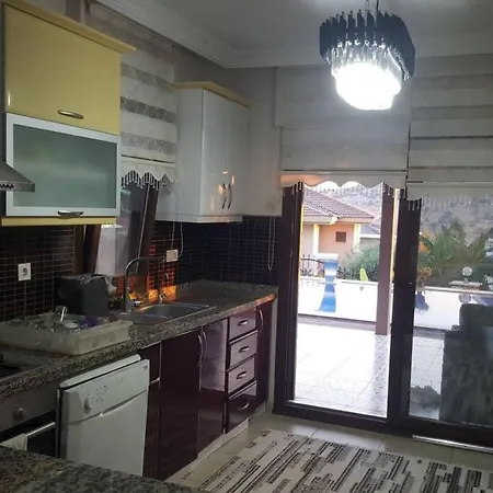 Hotell Luex Havuzlu Çeşme